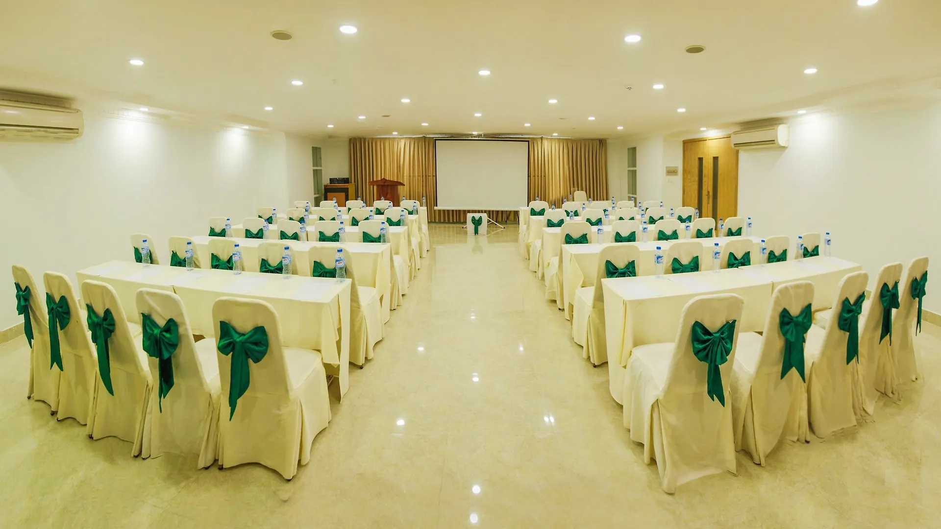 Legacy Riverside Da Nang 3*,  Vietnam